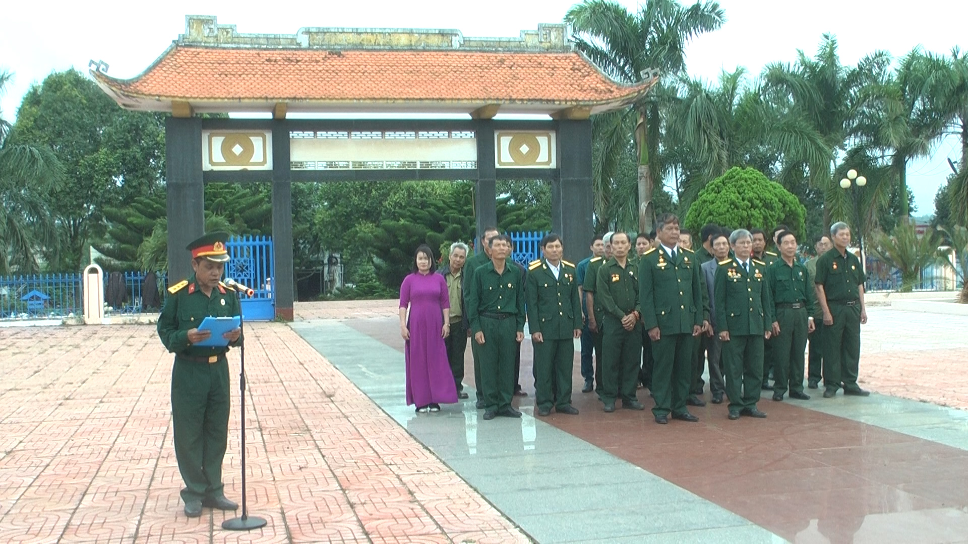 viếng nghĩa trang